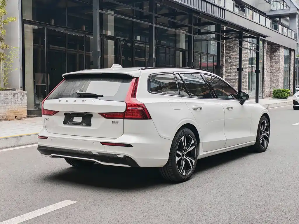 Volvo V60 2024 B5 Zhiyuan Sports Edition