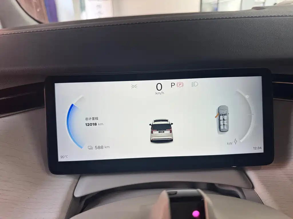 Volvo EM90 2025 Ultra six-seater