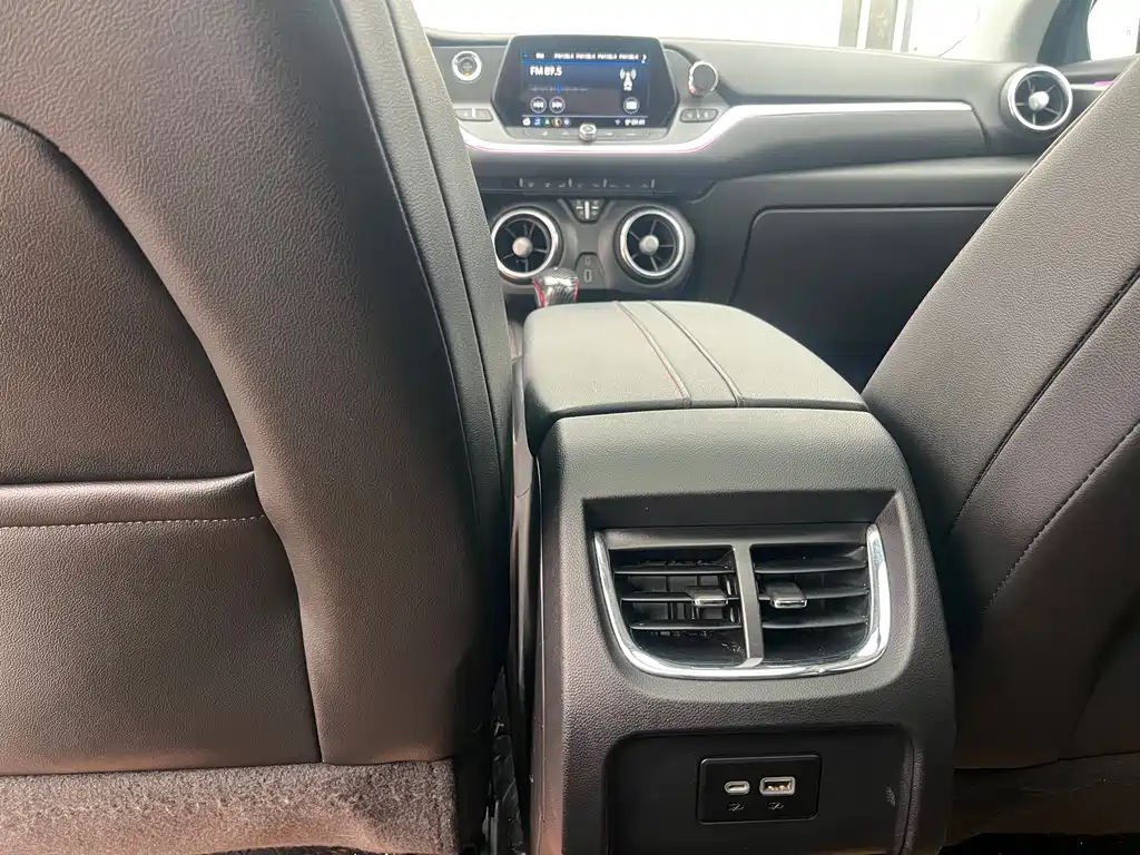 Trailblazer 2022 light hybrid 650T Redline 5-seater version