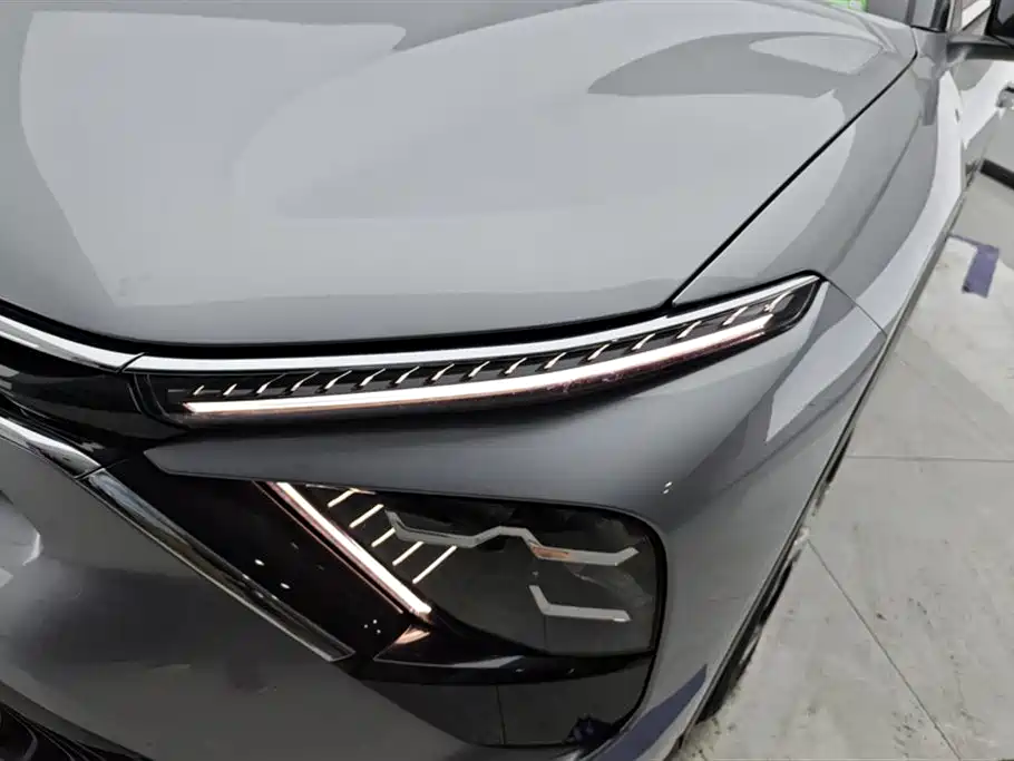 Versailles C5 X 2021 model 1.6T enjoy extraordinary