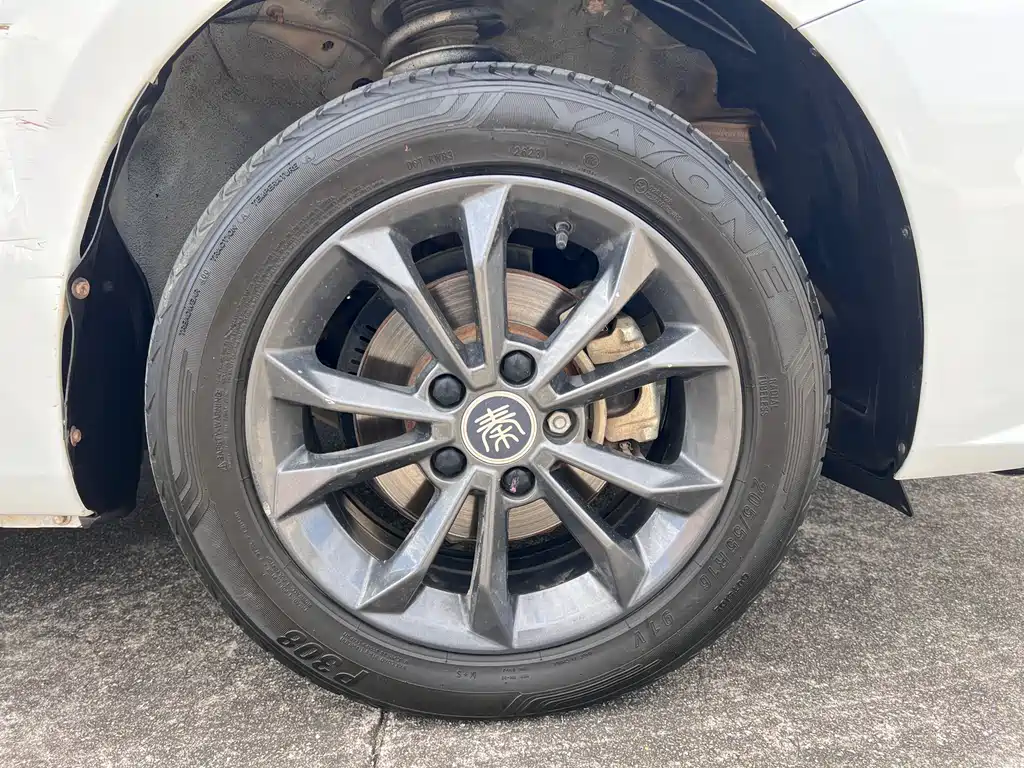 Qin 2019 1.5L automatic luxury type