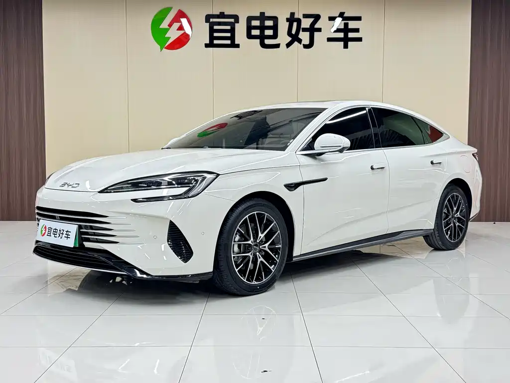 Seal 07 DM-i 2025 Smart Driving Version DM-i 1.5L 125km Premium Type