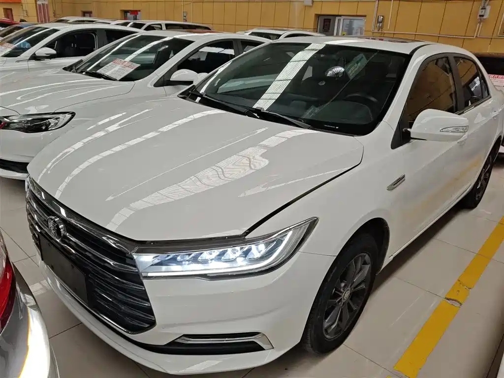 Qin 2019 1.5L automatic Premium type