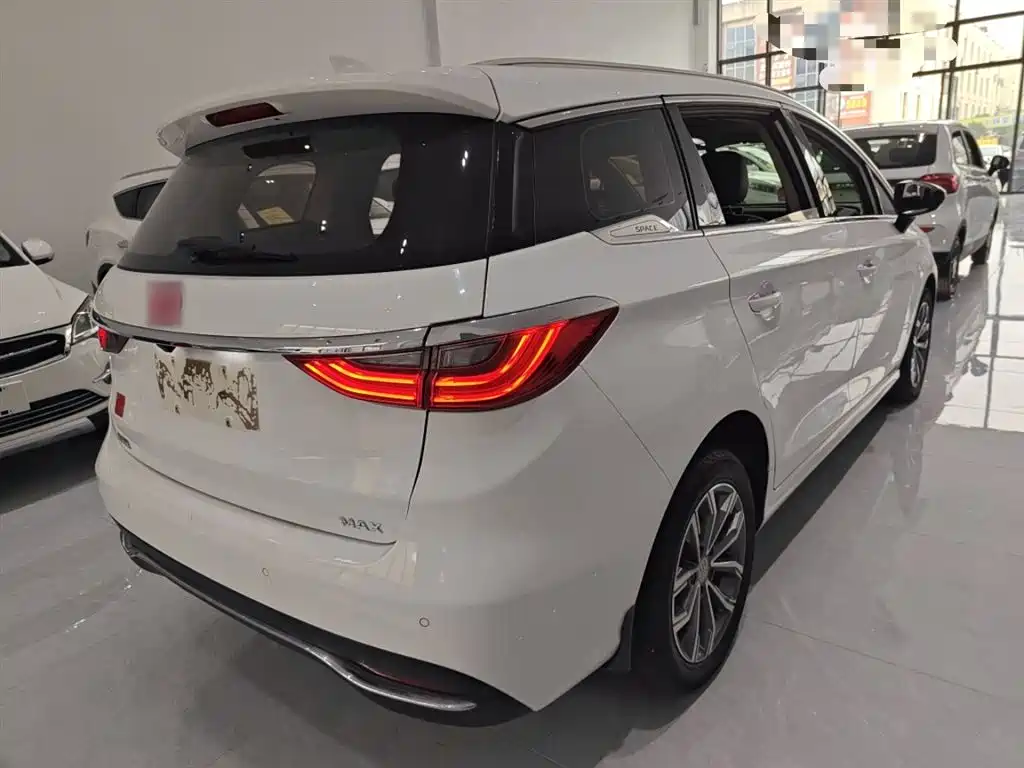 Song MAX 2019 1.5T automatic Zhilian Ruiyi sunroof type 7-seater Country VI