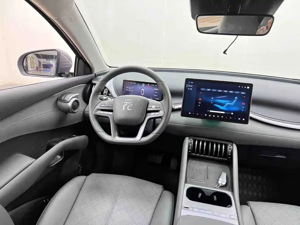 Yuan PLUS 2025 Smart Driving version 430KM leading type