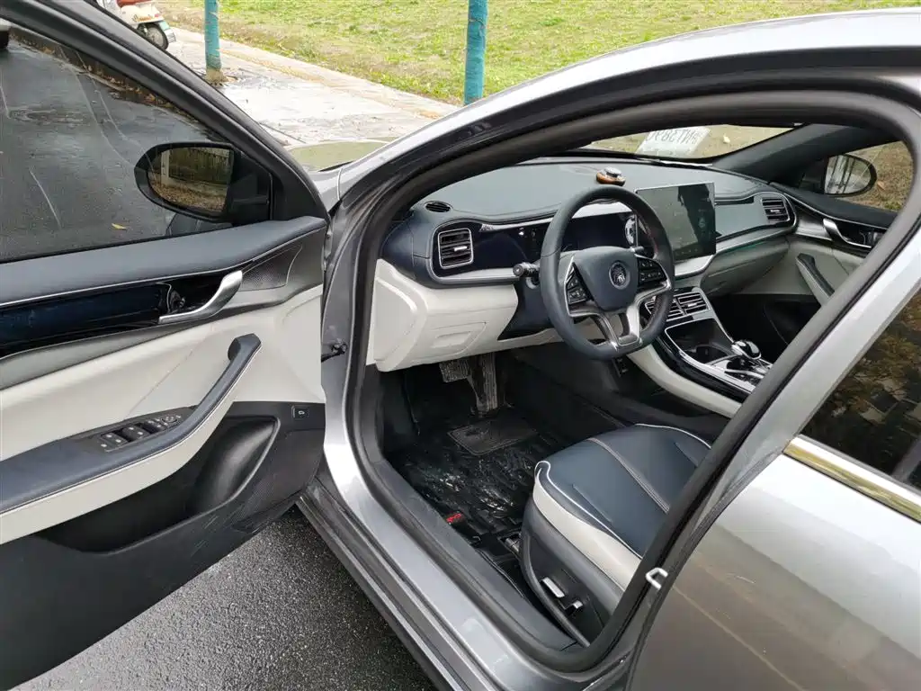 Qin Plus 2021 DM-i 120KM flagship model