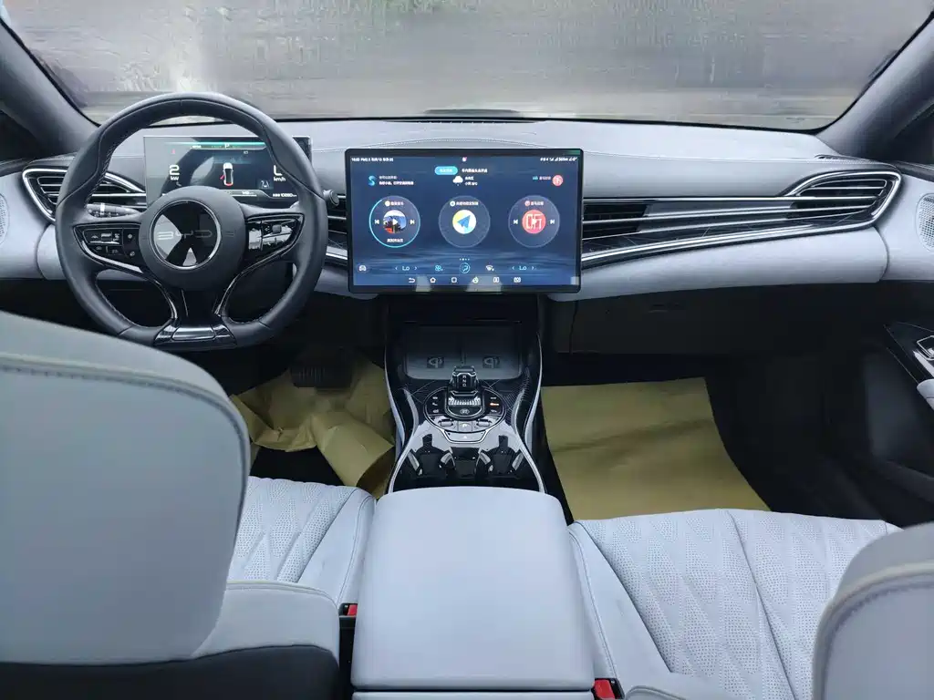 Seal 2022 550km standard battery life rear drive version premium model