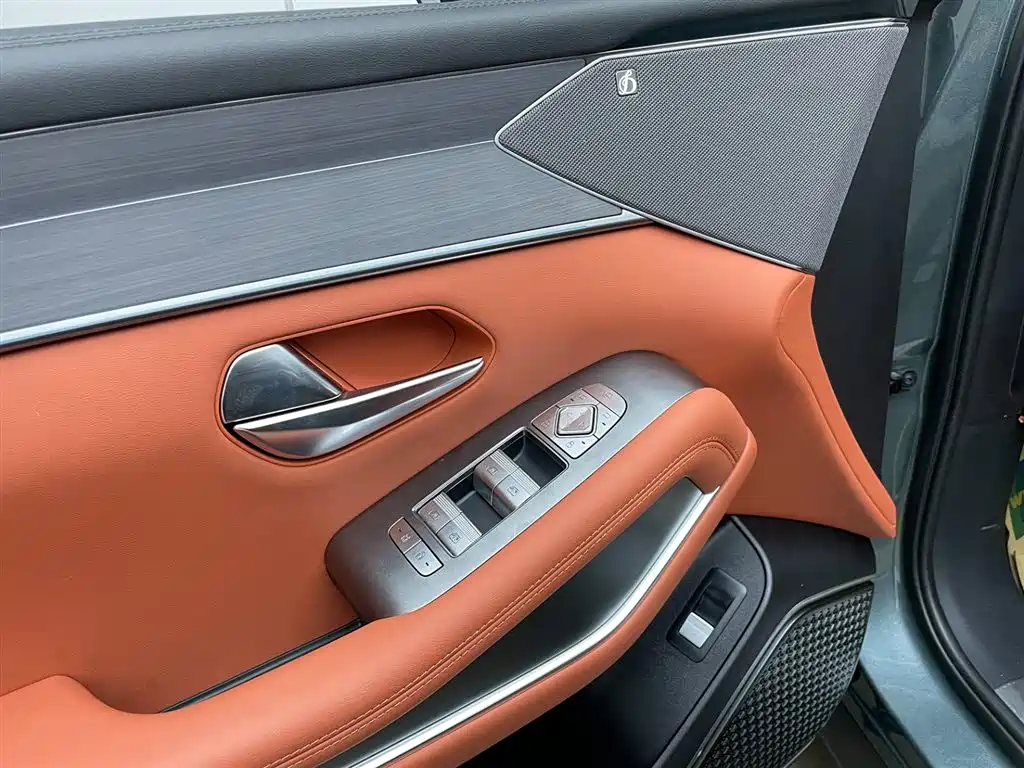 Фото машины 33