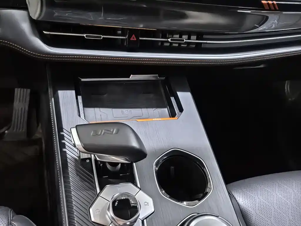 Changan UNI-K Zhidian iDD 2022 Blue Whale iDD 130km 1.5T Premium Type