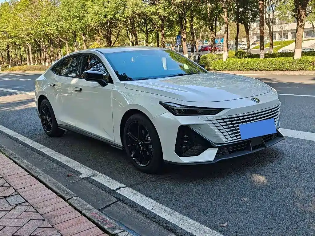 Changan UNI-V 2023 1.5T Exclusive type