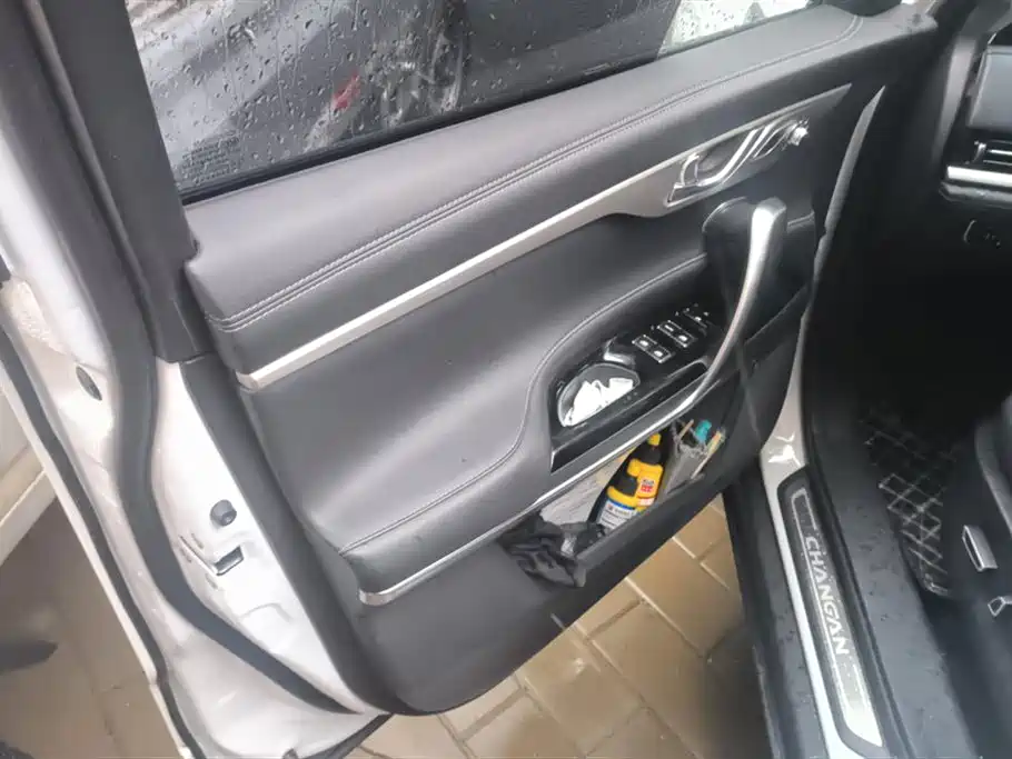 Changan CS95 2019 2.0T four-wheel drive luxury