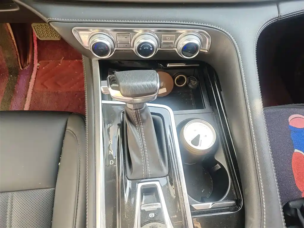 Changan CS95 2019 2.0T two-wheel drive luxury