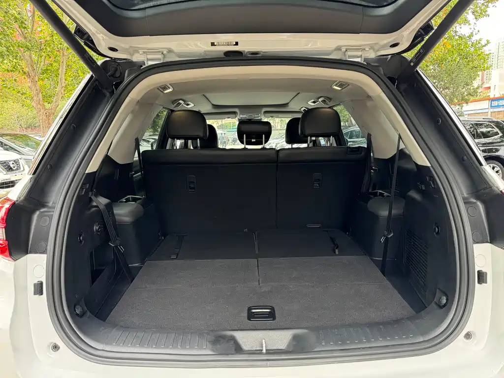 Changan CS95 2021 2.0T two-wheel drive luxury