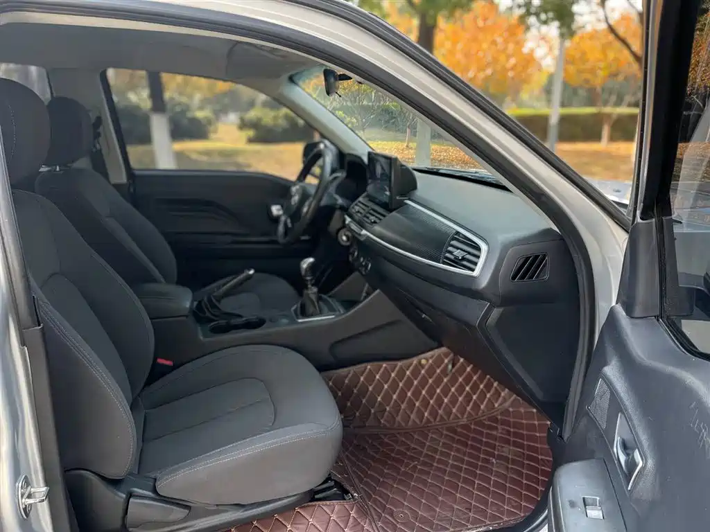 Fengjun 7 2019 2.0T gasoline two-wheel drive value-for-money national VI big double GW4C20B