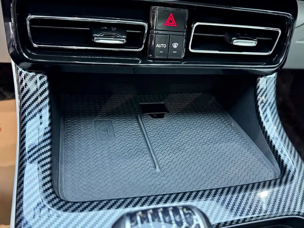 Trumpchi GS8 2022 dual-engine series 2.0TM four-wheel drive Premium edition (six seats)