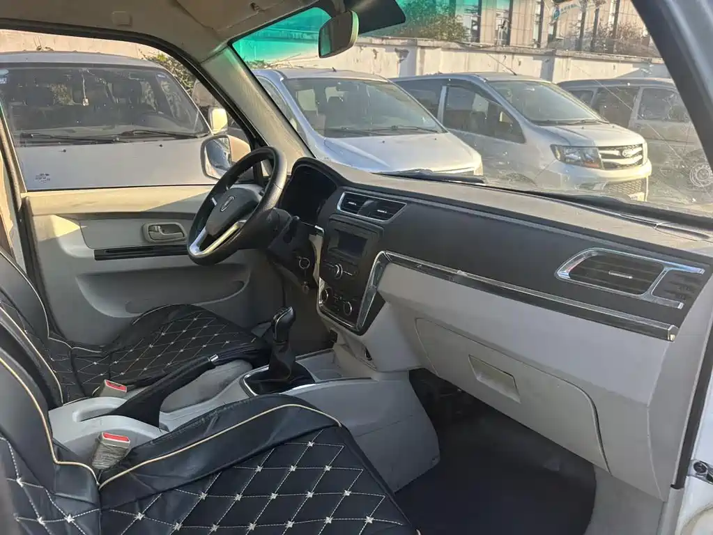 New Sea Lion X30L 2021 1.5L Fortune central air-conditioning version van cargo country VI SWC15M