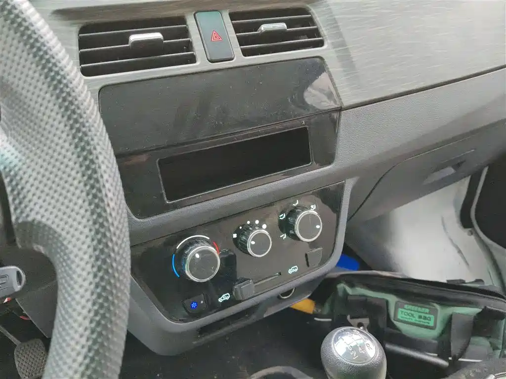 Little Sea Lion X30 2023 1.5L Super Premium cargo 2/5 seat air-conditioned version SWC15M