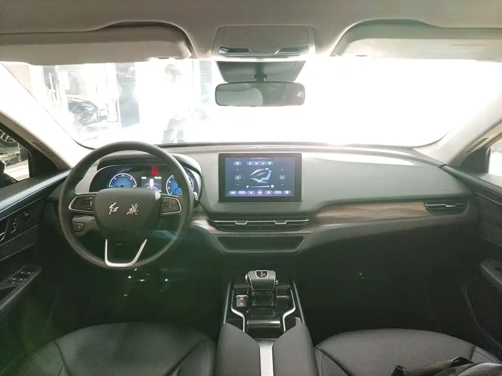 Hongqi E-QM5 2023 Basic Travel Version