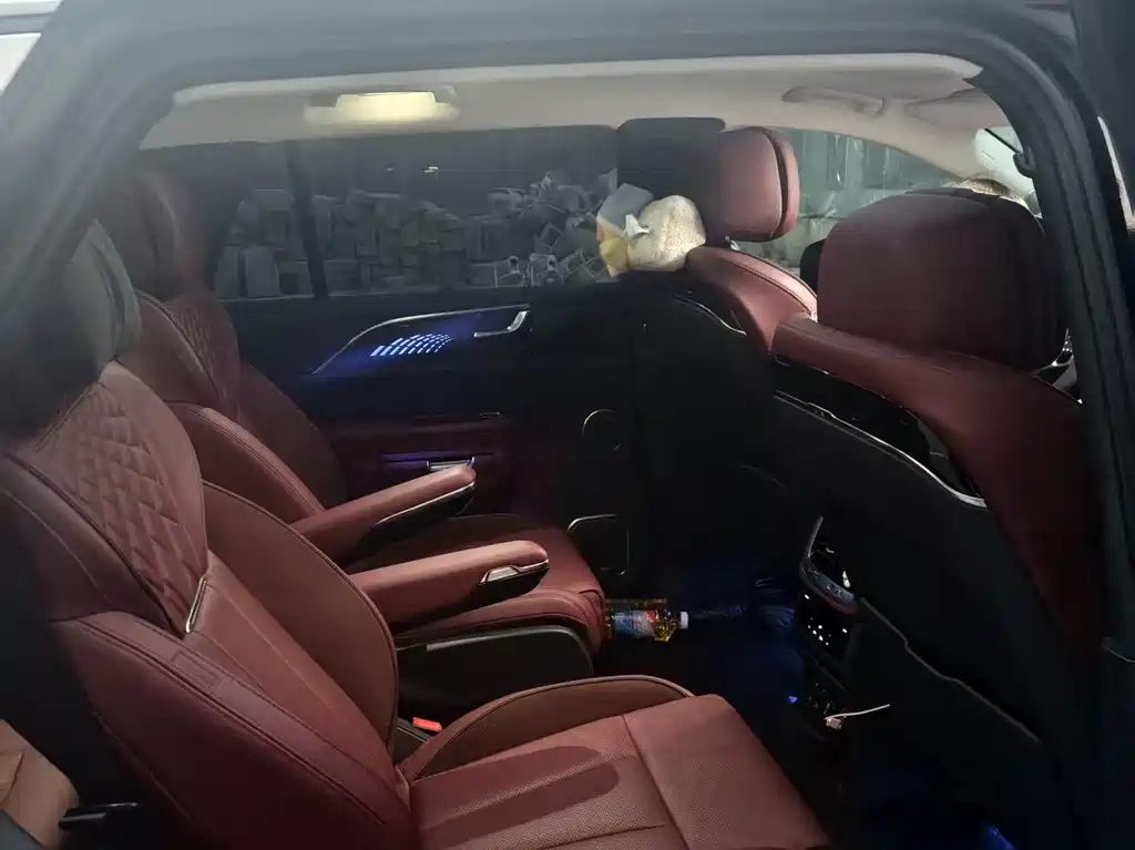 Hongqi E-HS9 2024 690km Flag Enjoy Edition six-seater