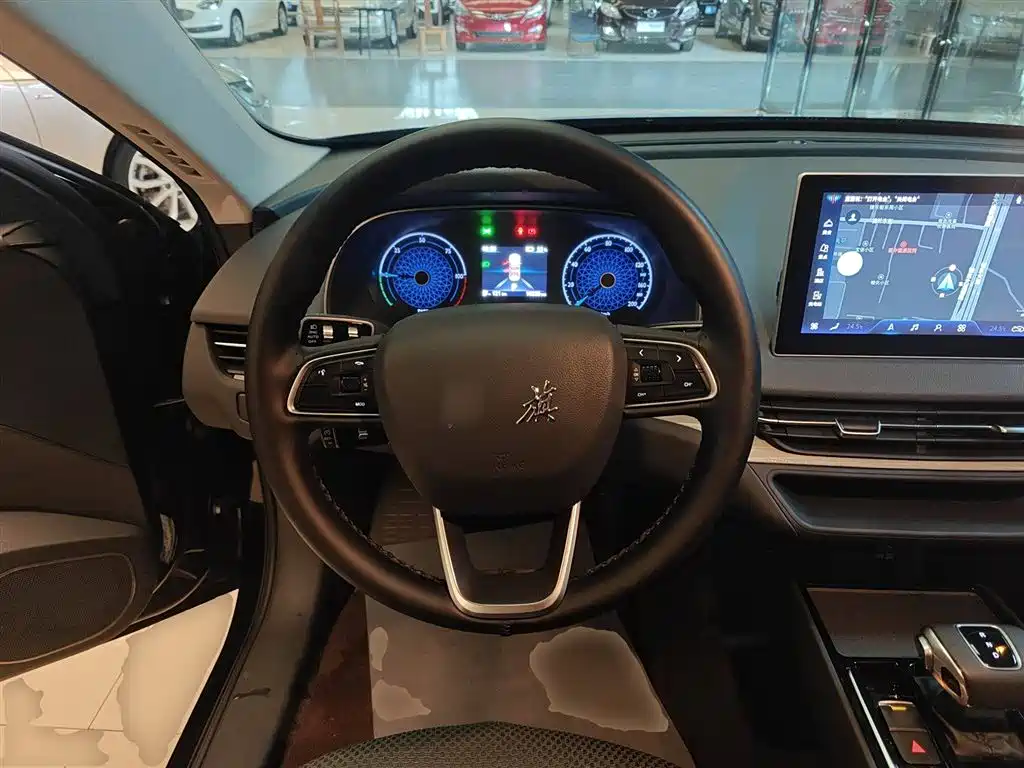 Hongqi E-QM5 2024 model 610km PLUS