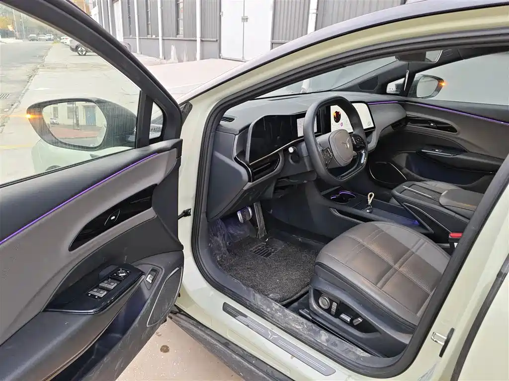 Hongqi EH7 2024 model 690 Pro