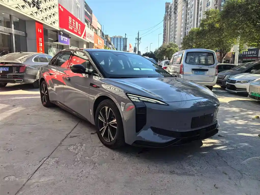 Hongqi EH7 2024 model 760 Pro+ four-wheel drive version