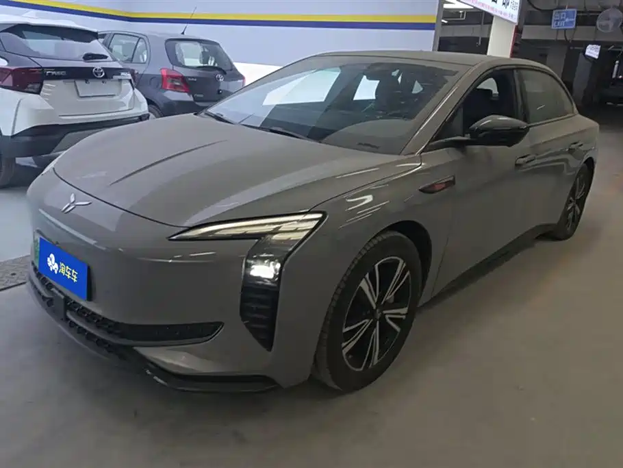 Hongqi EH7 2024 model 820 Pro