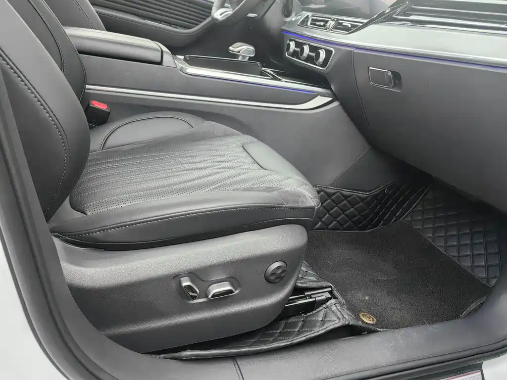 Hongqi HS5 2023 model 2.0T Qixiang Pro Version