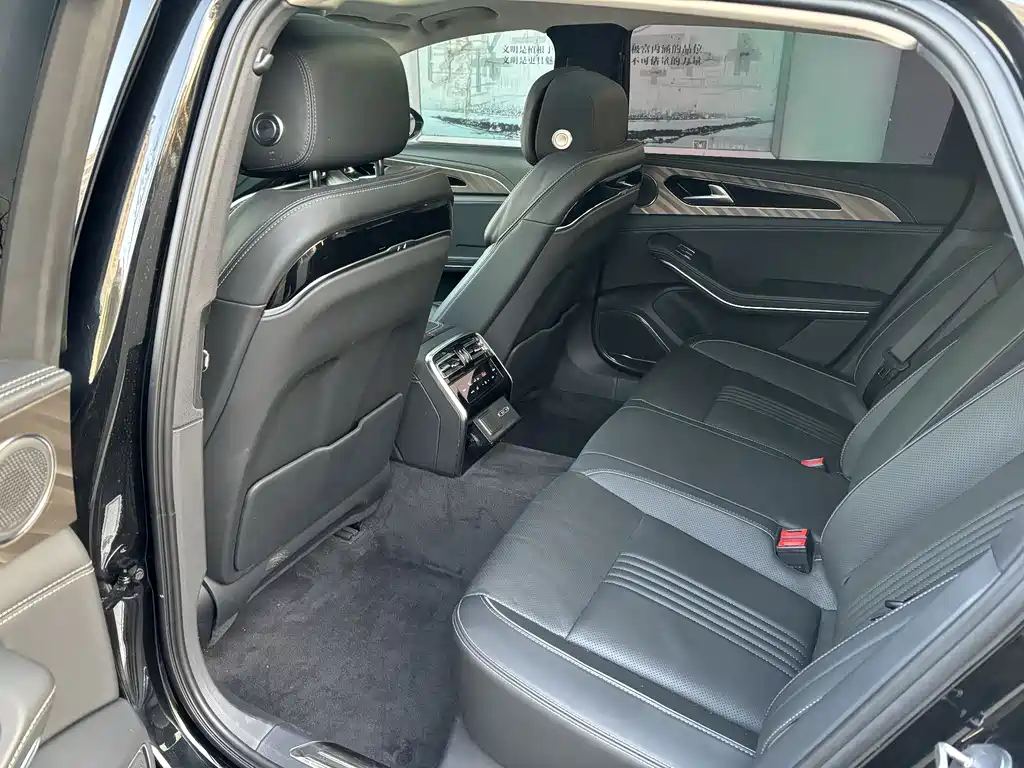 Hongqi H9 2020 Model 2.0T Zhilian Flag Enjoy Edition