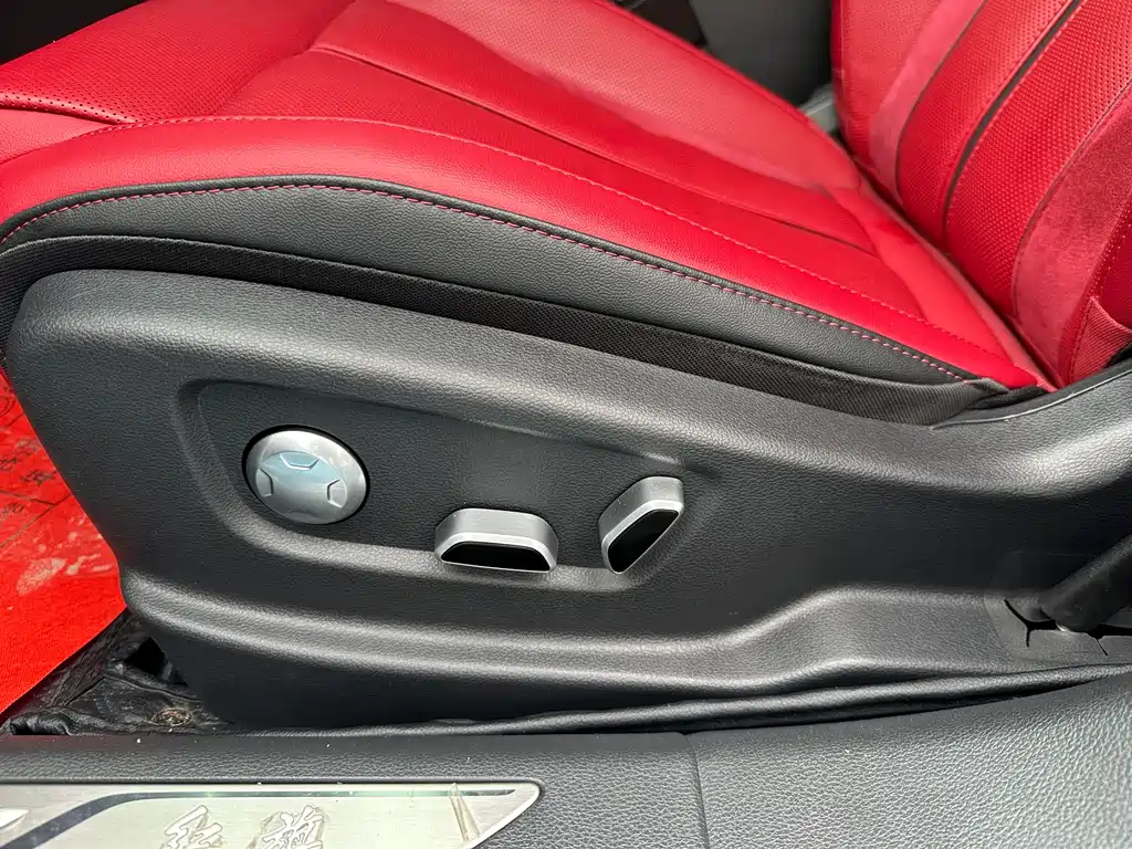 Hongqi H6 2023 Model 2.0T Zhishang Version