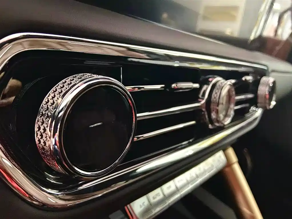 Hongqi Guoyao 2022 4.0T Elegant Flag Version 6 Seats