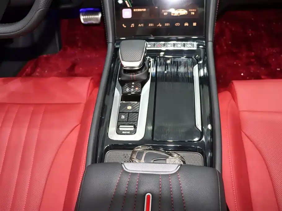 Hongqi H6 2024 model 2.0T to the United States version