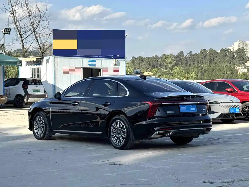 Hongqi H5 2023 2.0T Automatic Smart Union Flag Enjoy Edition