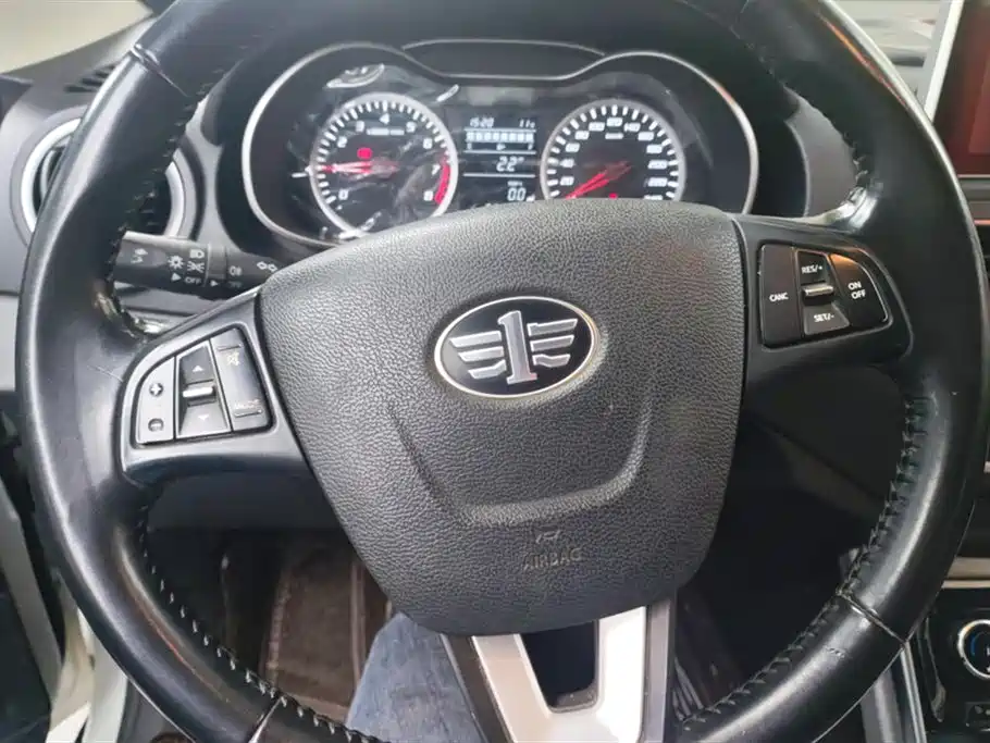 Pentium X40 2019 1.6L manual luxury Country V