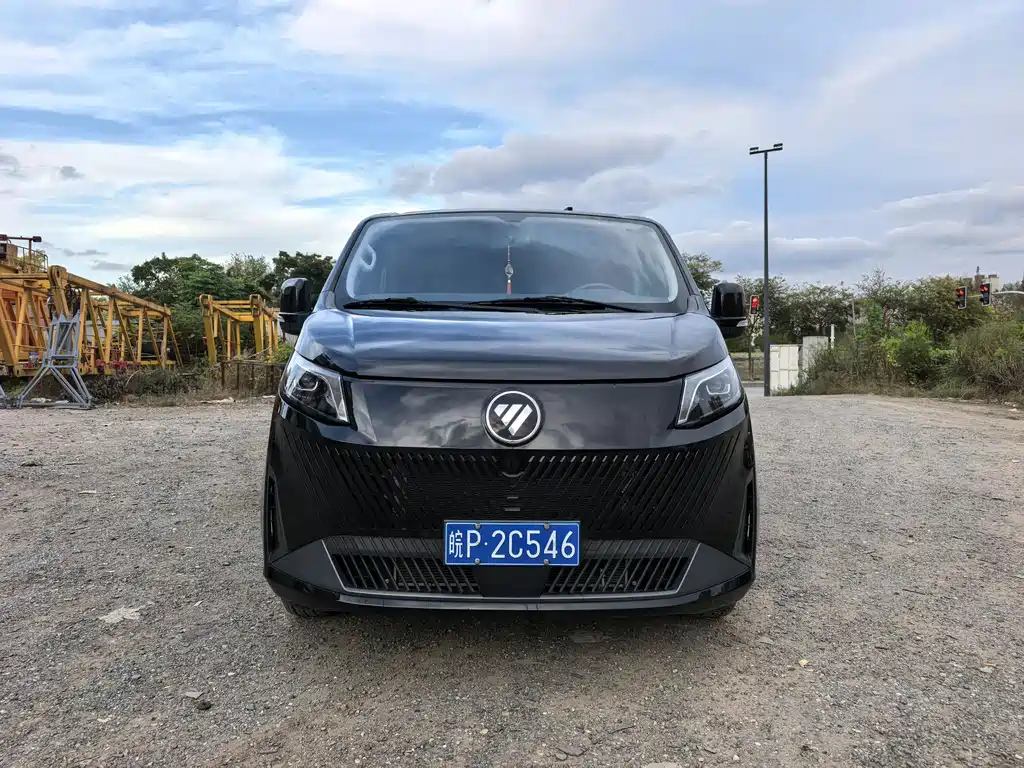 Tuyano Big V 2024 Tuyano Big V CITY 2.0T manual short axle flat top rear single tire 5 seats