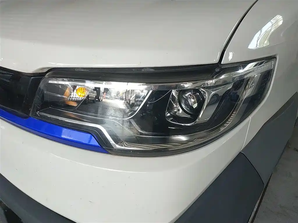 Smart Smurfs E7 2024 facelift pure electric van transporter flat-top 2-seater Eve Lithium energy 41.86kWh