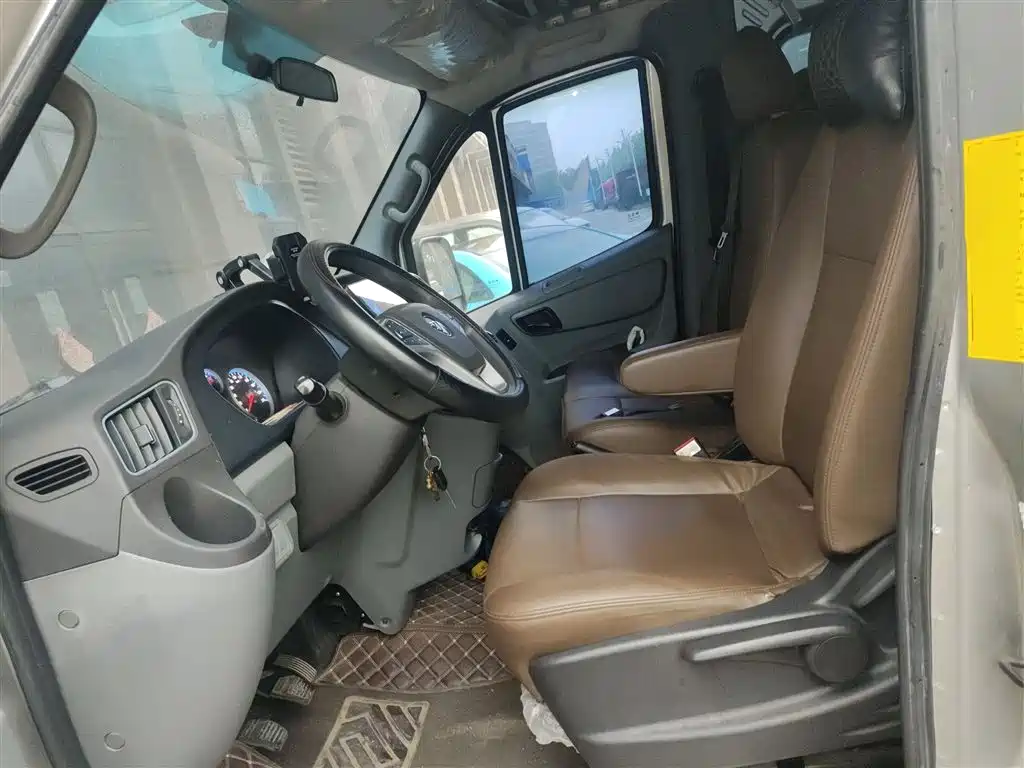 Tuano 2023 2.0T manual Jixiang long axis mid-top rear single tire 7/9 seat