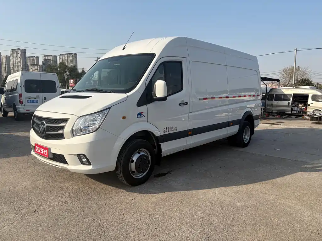 Tuyano 2023 2.8T manual Jixiang van cargo extension axle mid-top rear double tires 3 seats