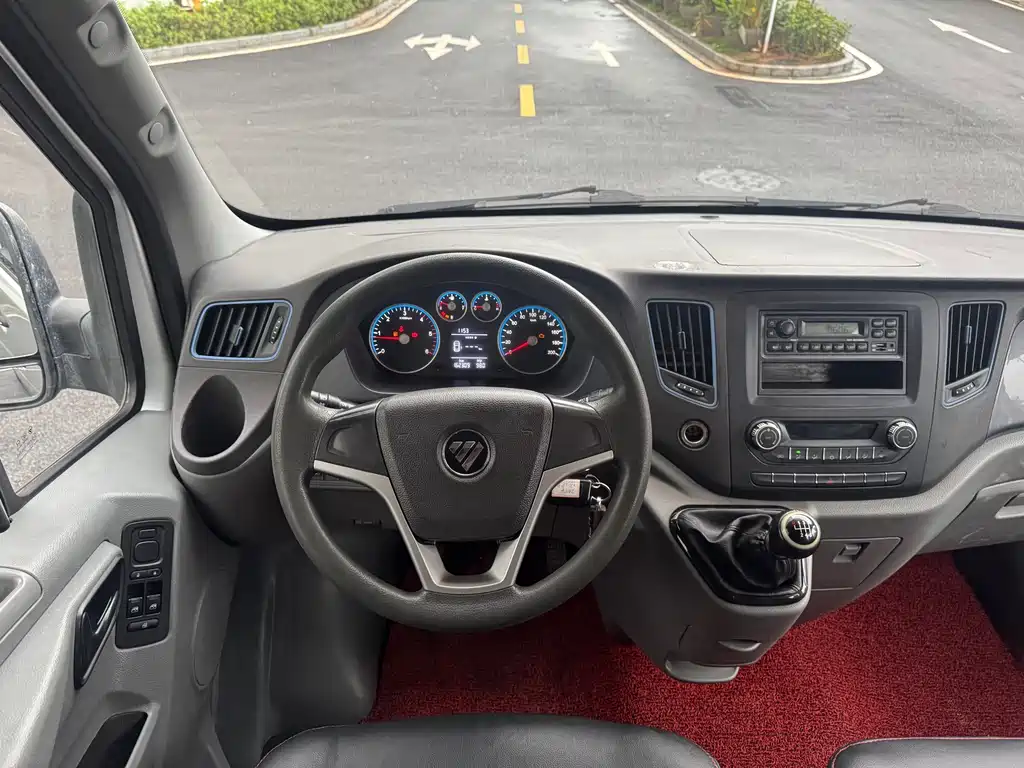 Tuyano 2019 model 2.5T multifunctional long axis mid-top 5-7 seats 4J25TC3