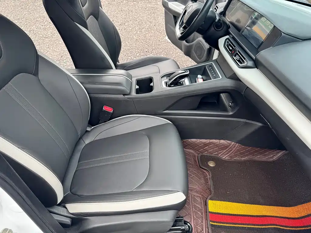 Dongfeng Fengshen E70 2021 Model 500 Super Exclusive Edition