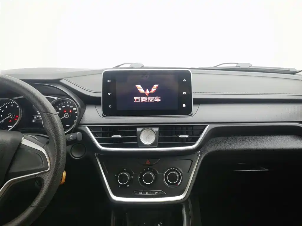 Wuling Hongguang S3 2019 Automatic Clutch version 1.5L manual Comfort Type National V