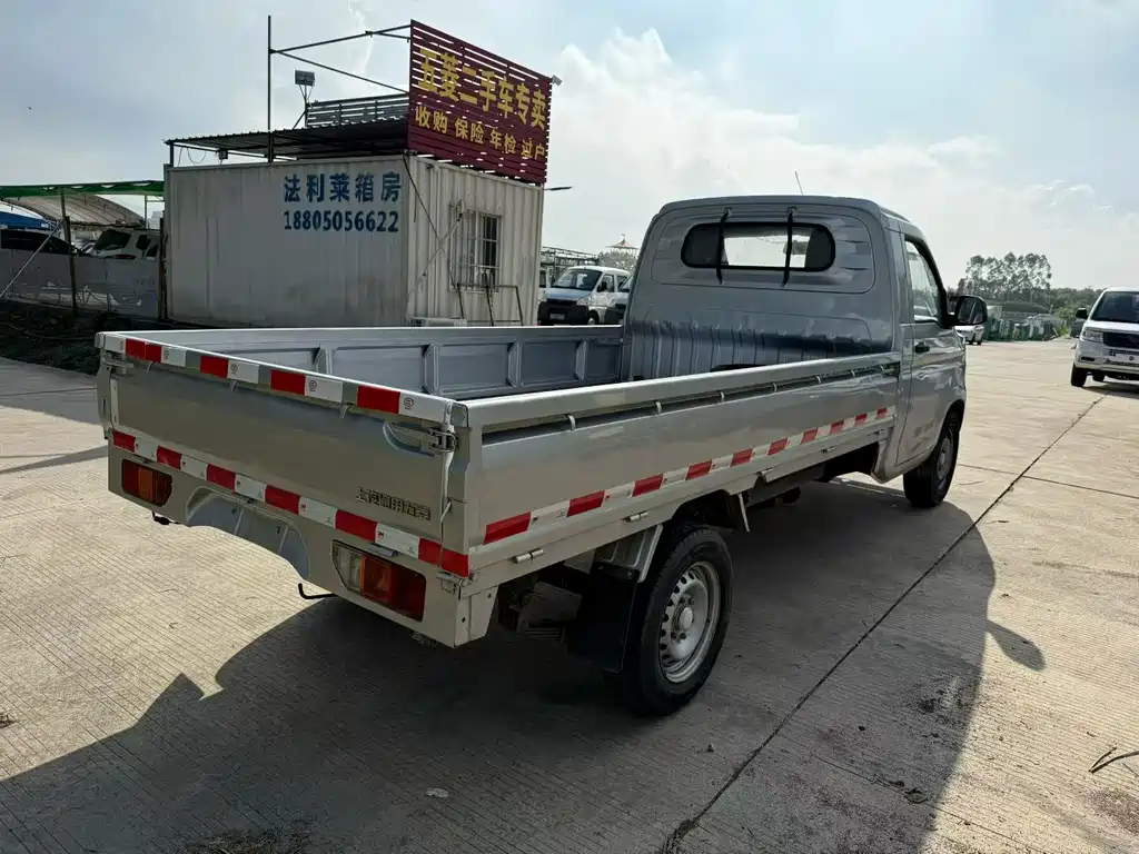 Wuling Rongguang New card 2021 1.8L car going to the countryside version LV1 extended single row LJ479Q6