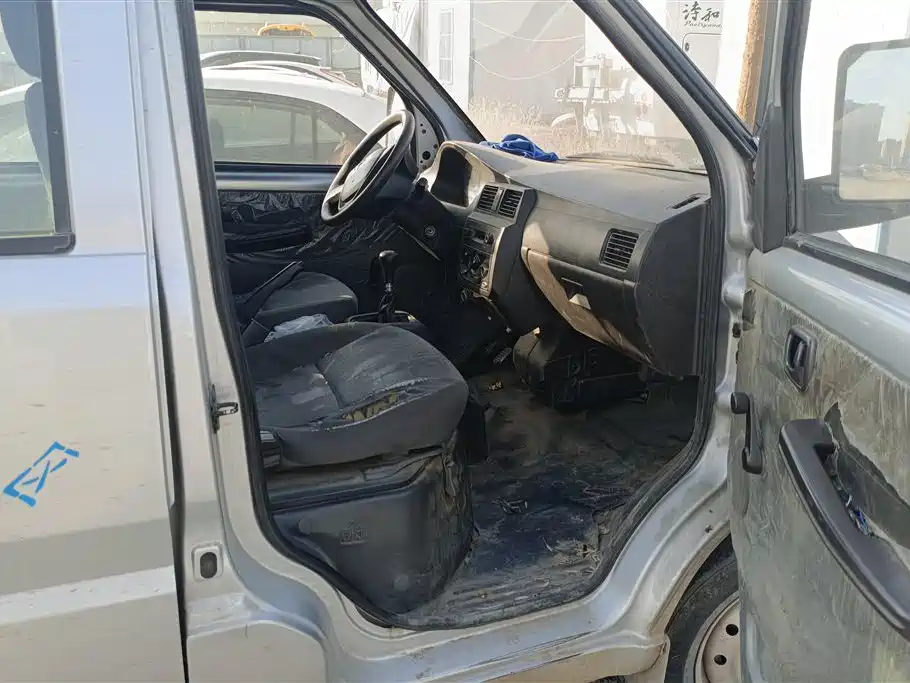 Wuling Rongguang small card 2019 model 1.5L basic double-row National VI L3C