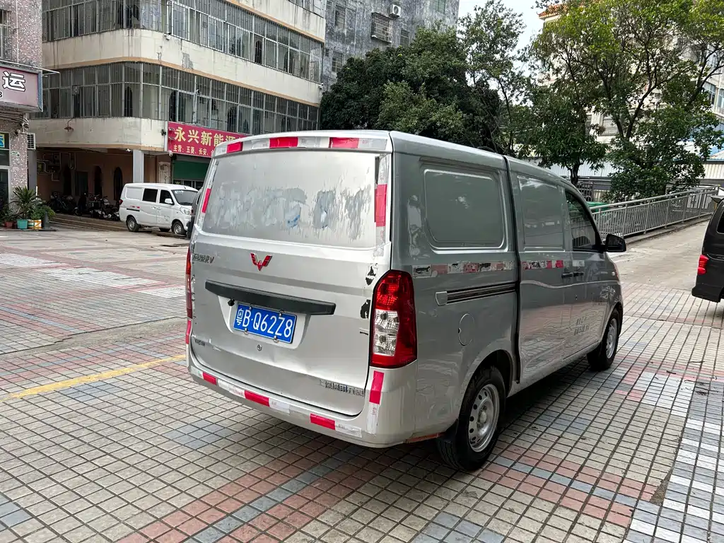 Wuling Rongguang V 2019 1.5L Window Sealing Car practical National VI LAR