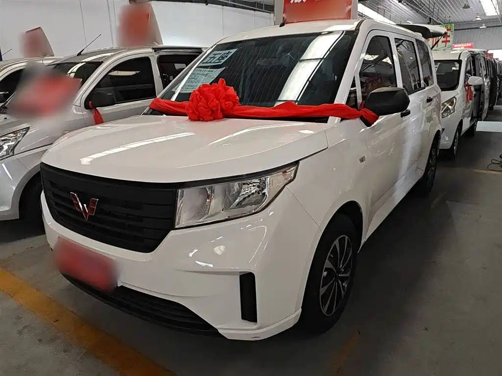 Wuling Hongguang PLUS 2020 1.5L manual Standard 5-seater