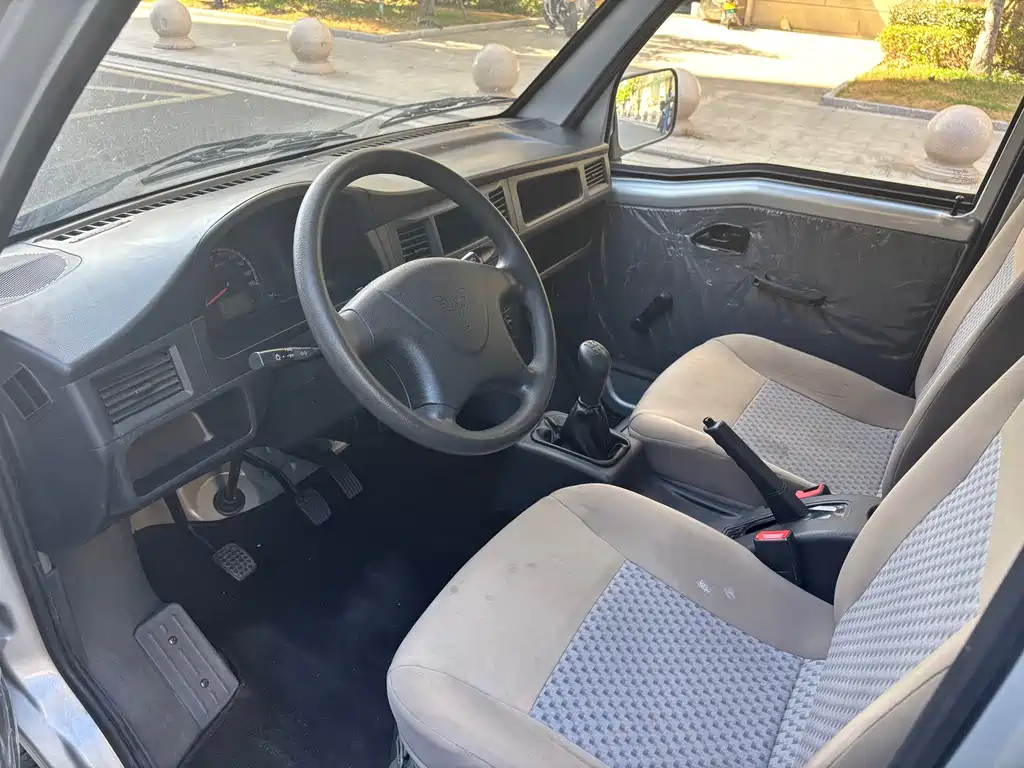 Wuling Zhiguang Small Card 2020 1.2L Single Row