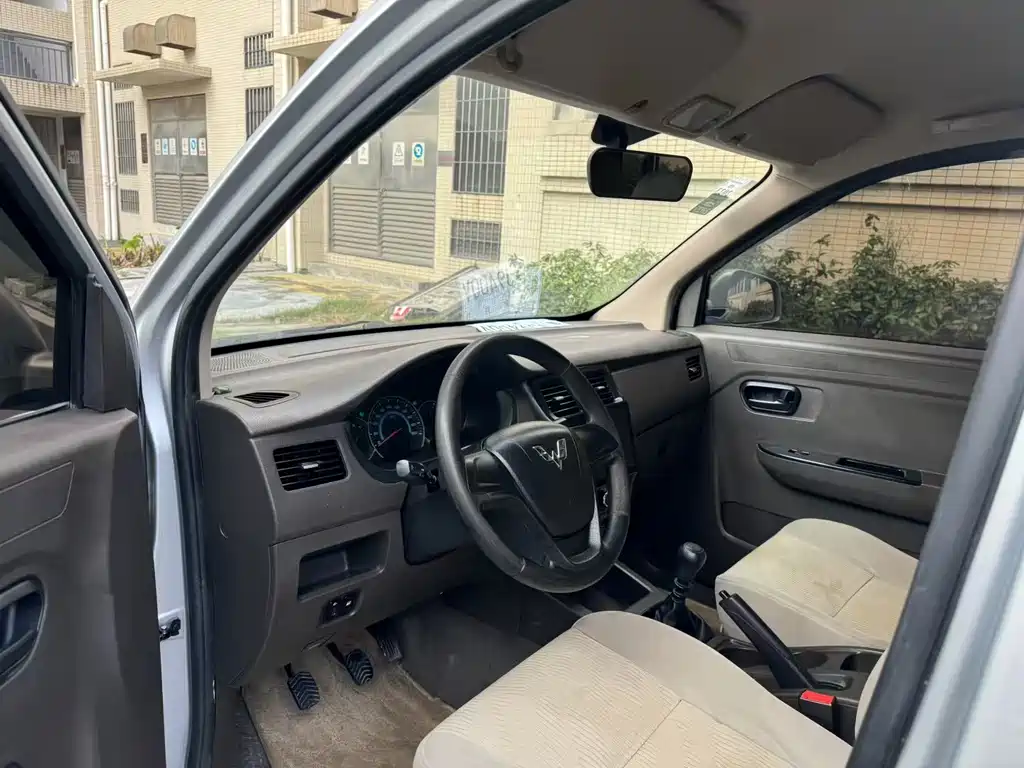 Wuling Rongguang V 2019 1.5L Standard National VI LAR