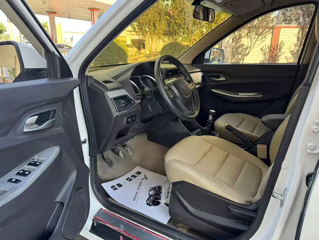 Wuling Hongguang 2019 1.5L S Comfortable National VI LAR