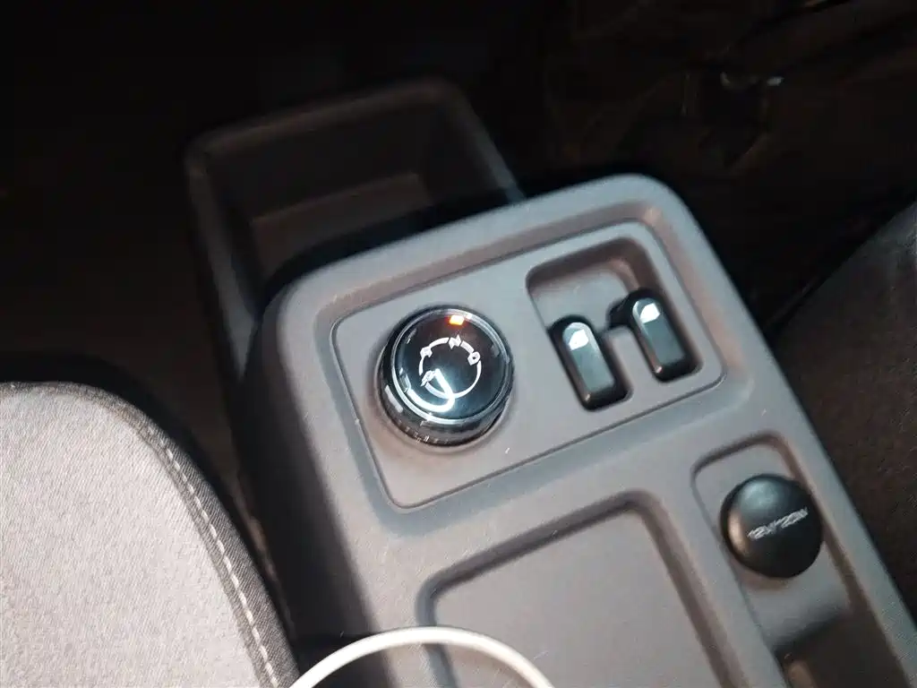 Wuling Yangguang 2024 300km Comfortable Bus version 60kW