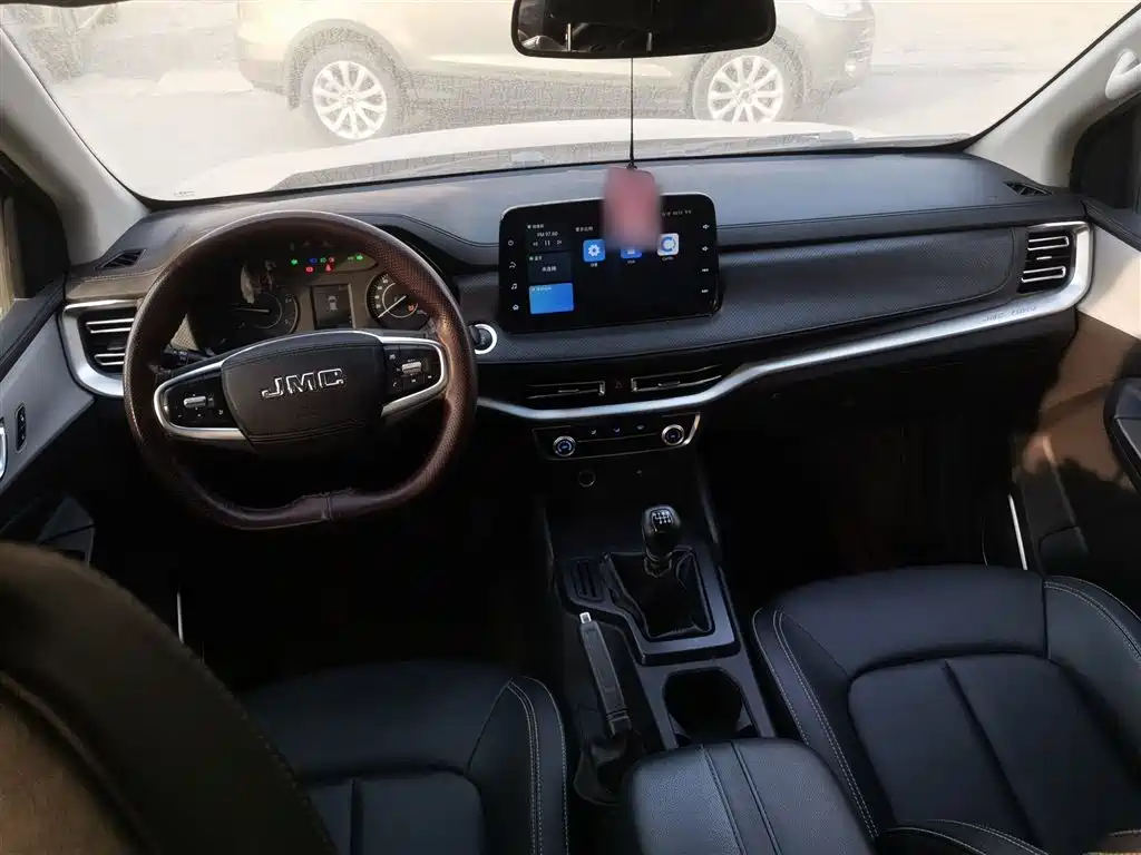 Yuhu 7 2022 2.0T manual diesel two-wheel drive comfortable long axis